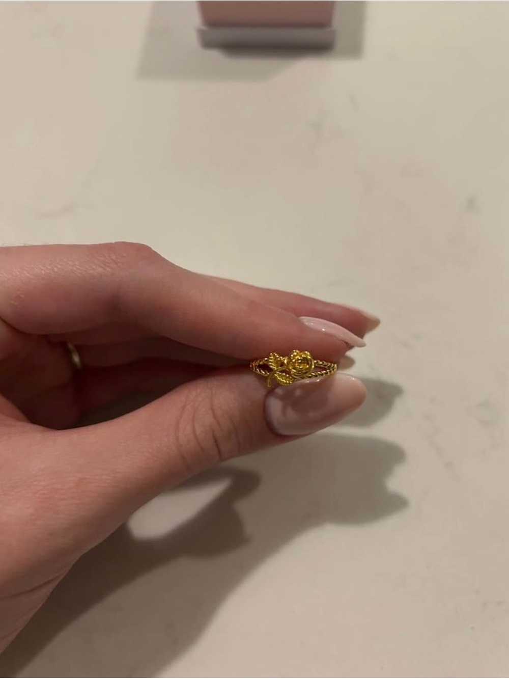 Gold ring - Picture 2 of 2